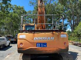 Doosan DX225LC excavator - picture2' - Click to enlarge