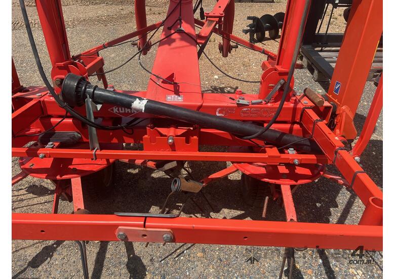 caption Kuhn GF6052 Tedder