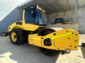 Bomag BW216D-5 Vibrating Roller Roller/Compacting - picture0' - Click to enlarge
