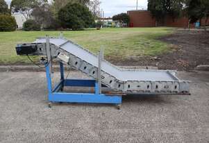 Incline Conveyor with Cleated Plastic Modular Belt - 2.5m Long - DYNACON