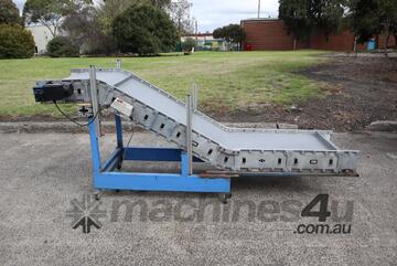 Incline Conveyor with Cleated Plastic Modular Belt - 2.5m Long - DYNACON