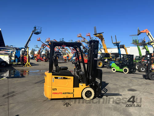 UN 1.8T 3 Wheel Forklift: Forklifts Australia - The Industry Leader!