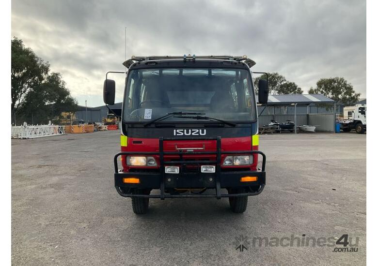 Buy Used 2001 Isuzu 2001 Isuzu FSS Fire Truck Dual Cab Semi Trailer ...