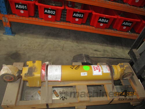 caption 9J-5869 - CATERPILLAR 980F, 980C RECONDITIONED CYLINDER STEERING