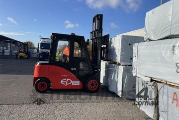 CPD45 ELECTRIC COUNTERBALANCE FORKLIFT