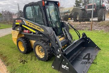Skid Steer New Holland L220 2012 3073hrs 4in1 Bucket A/C Cab
