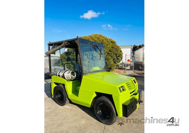 CLARK GT 50 UNIVERSAL TOW TUG TRACTOR 