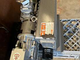 Process and packing Vacuum Pump - picture0' - Click to enlarge