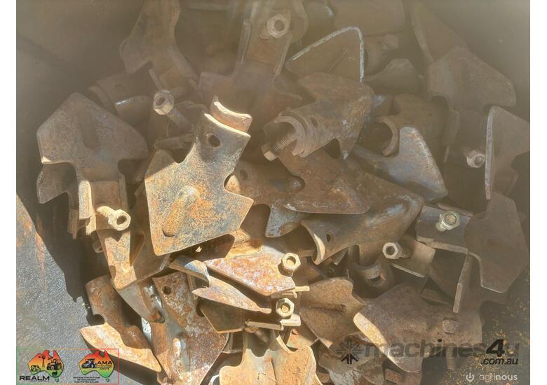 (1348) Assorted Points - Approx Quantities and Sizes (Griffith, ACT)