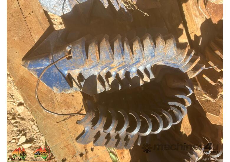 (1348) Assorted Points - Approx Quantities and Sizes (Griffith, ACT)