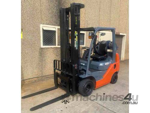 Toyota Compact Rare 2.5 Ton Forklift 