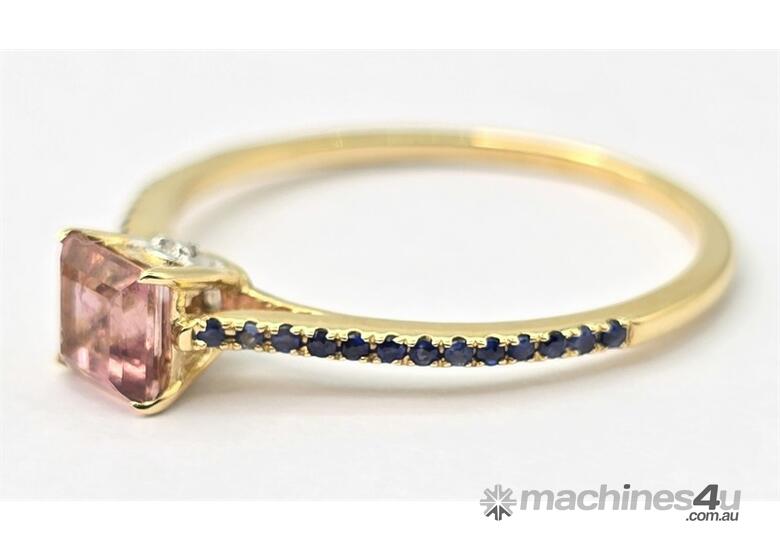 caption 9CT YELLOW GOLD, DIAMOND, SAPPHIRE RING
