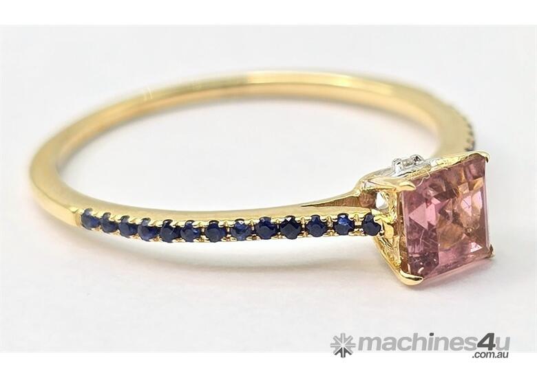 caption 9CT YELLOW GOLD, DIAMOND, SAPPHIRE RING
