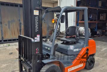 Toyota 2.5 Ton LPG Forklift | 3.7m Lift Height | Reliable Performer
