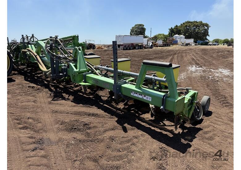 2015 BOSS 18M PRECISION VACUUM PLANTER