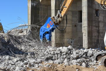 F25RD Fixed Concrete Crusher Pulverizer - TREVIBENNE