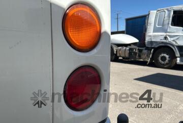 Fuso 2008 Mitsubishi   Rosa Bus