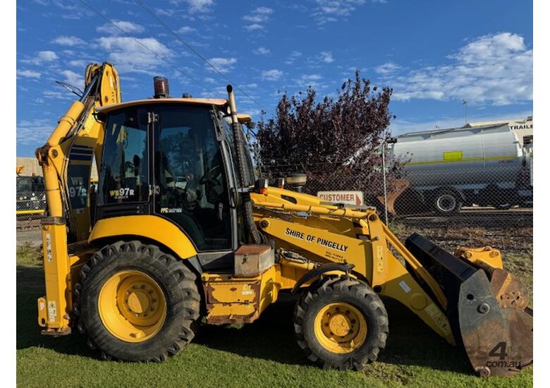 Backhoe Komatsu WB97R 4x4 Ex-council 2015 Extender Hoe 3681hrs