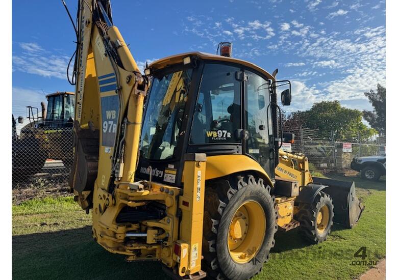 Backhoe Komatsu WB97R 4x4 Ex-council 2015 Extender Hoe 3681hrs