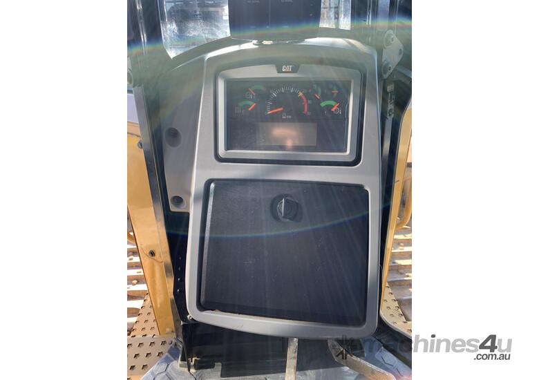 caption 2018 Caterpillar D8T Dozer