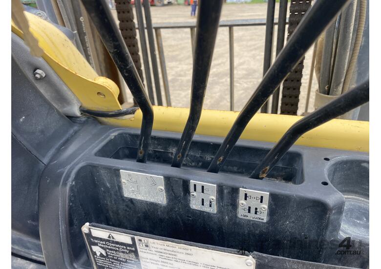 caption 2007 Hyster H155FT Forklift