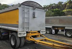 2005 CB Tri Axle Tipping Trailer