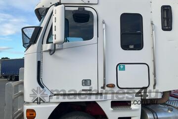 2005 Freightliner Argosy Prime Mover Sleeper Cab 2005 Freightliner Argosy Prime Mover Sleeper Cab