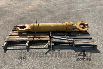 Caterpillar 998G Width Cylinder