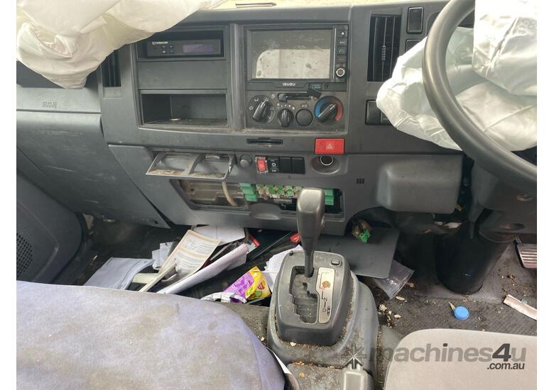 caption 2019 Isuzu NLR Refrigerated Pantech