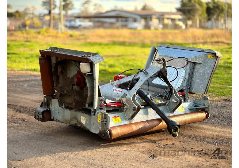 Trimax Stealth  Slasher Hay/Forage Equip