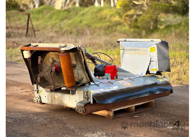 Trimax Stealth  Slasher Hay/Forage Equip