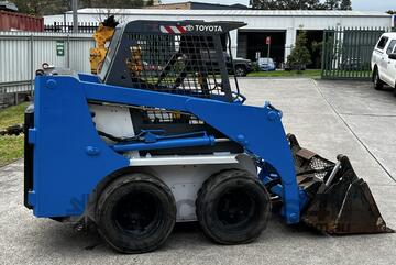 Husky Skid-steer loader 4SDK5 air powered