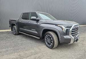 Toyota 2024   Tundra