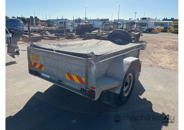 caption 2006 Invader Trailers Single Axle Box Trailer