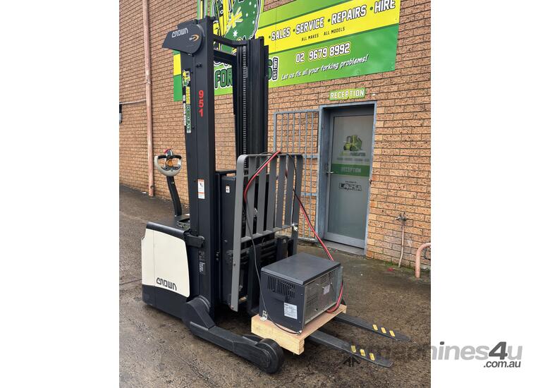 Late Model Crown Walkie Reach SHR Forklift