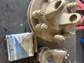 PTO Clutch, Yoke and Universal Kit - picture0' - Click to enlarge