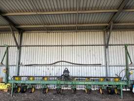 John Deere 7300 Max-emerge Planter - picture0' - Click to enlarge