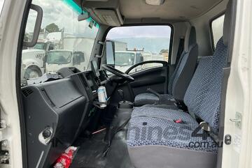 Isuzu 2023   NNR 45-150 Pantech