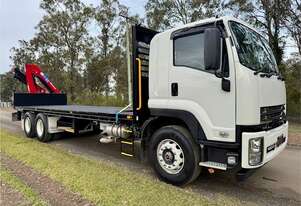 2024 Isuzu FVY 240-300 auto crane truck, 1750kms, rego until May