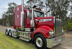 T909 with 50-inch bunk, Cummins e5 (rebuild history), 18sp, 97T rated