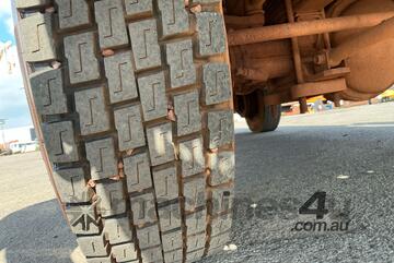 2019 Isuzu NPS 75-155 Service Body / Tray Top