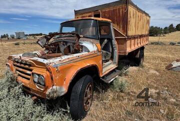 Dodge 675 Tipper Truck (parts)
