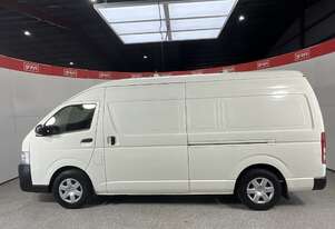 Toyota 2016   Hiace Diesel