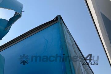 2014 Mitsubishi Fighter 2427 Curtainsider