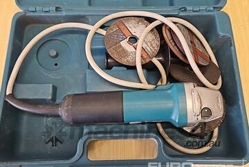 Makita 240V Grinder