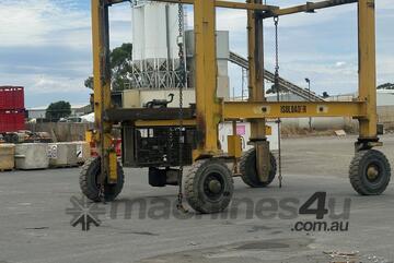 2002 Isoloader Straddle Carrier