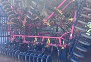 2011 Bourgault 8810 Air Drills