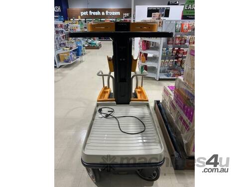 2021 Crown WAV60-118 Reach Truck (Stand on)