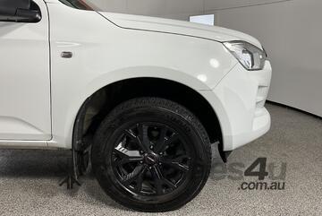 Isuzu 2023   D-MAX SX Diesel