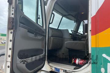 2004 Freightliner Columbia CL112 Prime Mover Crane Truck